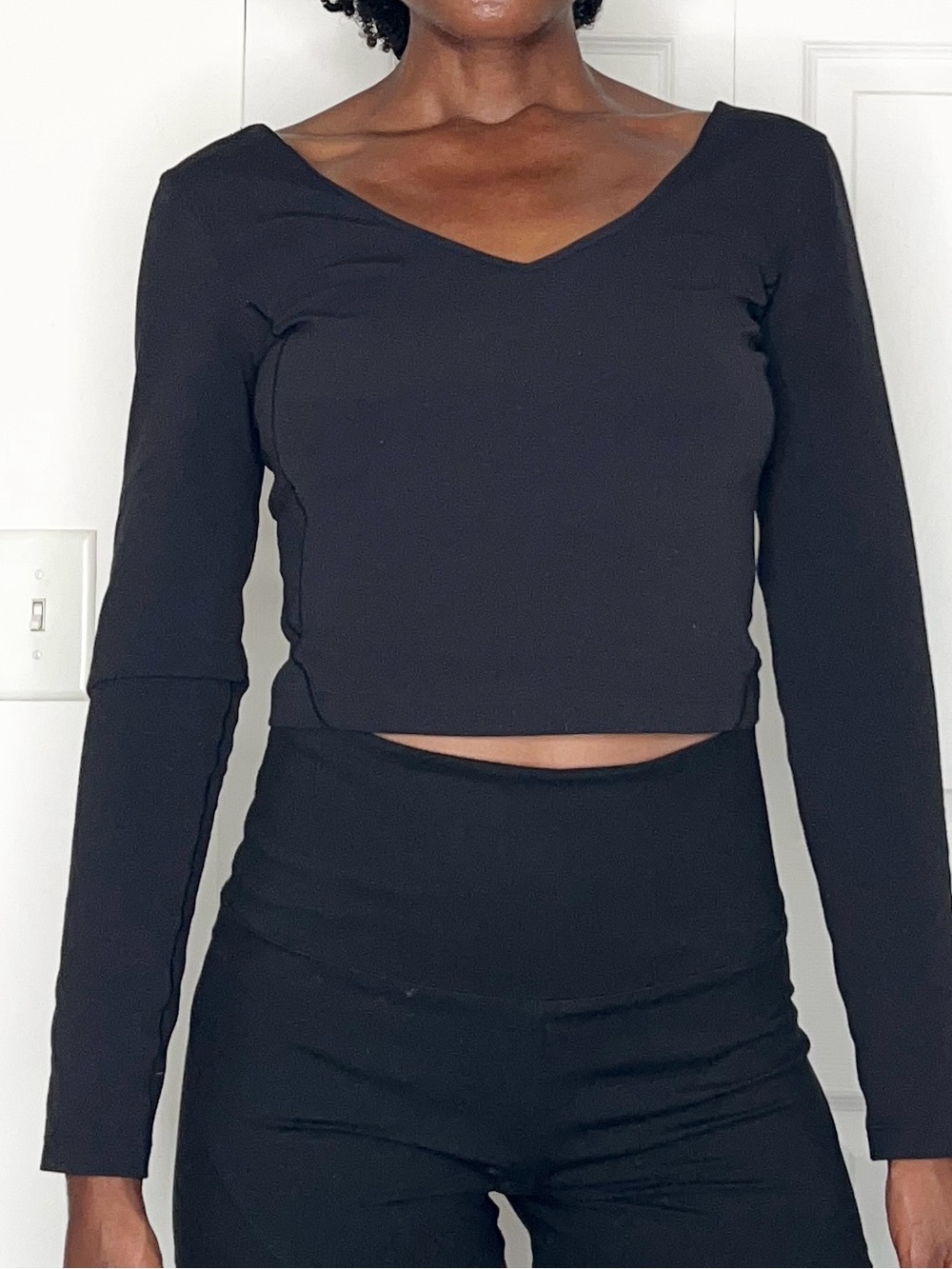 Lululemon athletica Black V-Neck cropped Long Sleeve Crop Top|Small